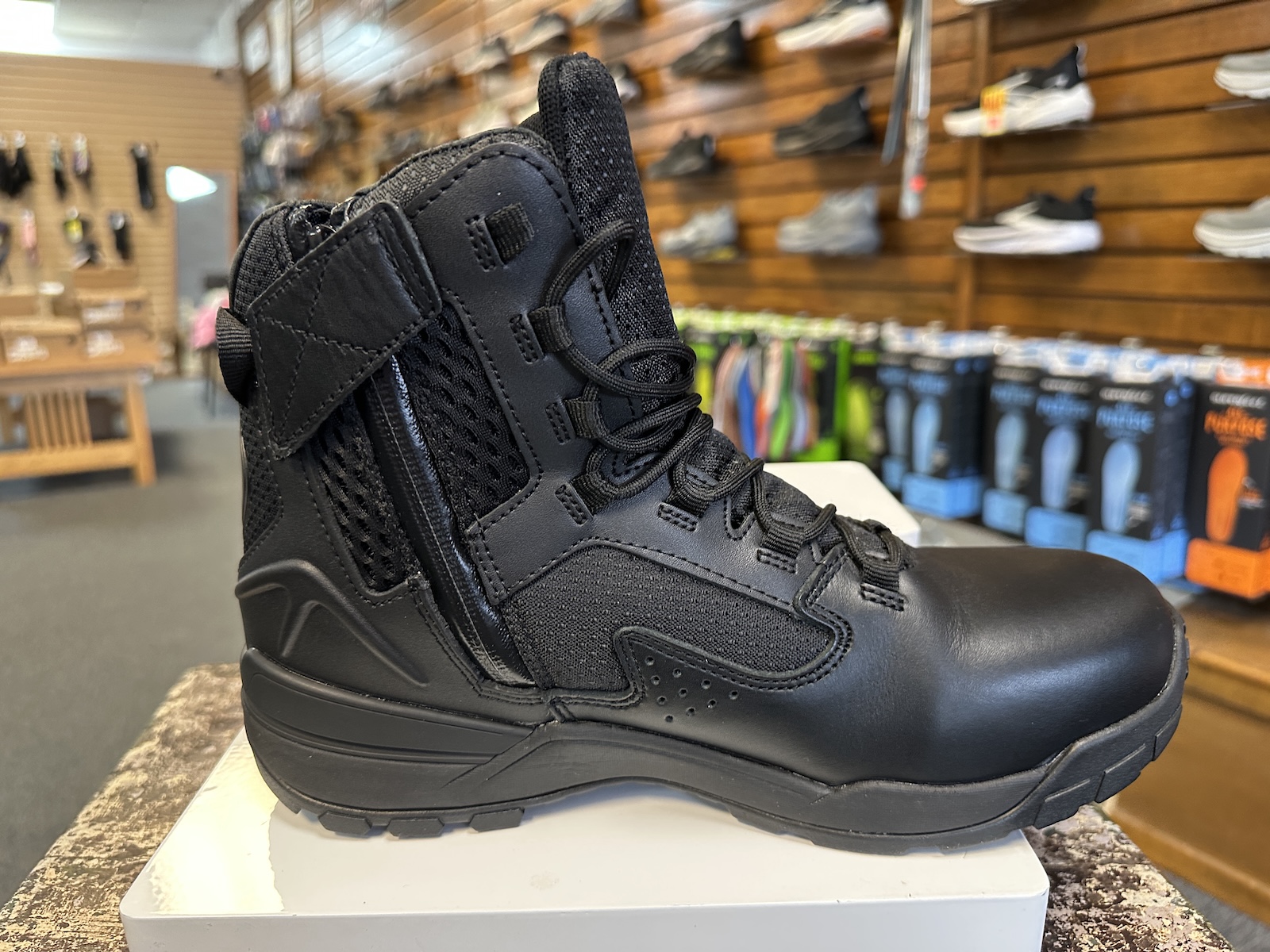 TR1040-ZWP Boot zipper side